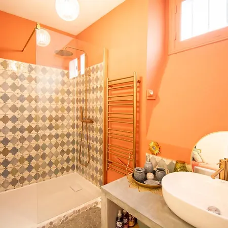 Appartamento Wonderful Typical Flat 3 Bedrooms / 6 Pax *